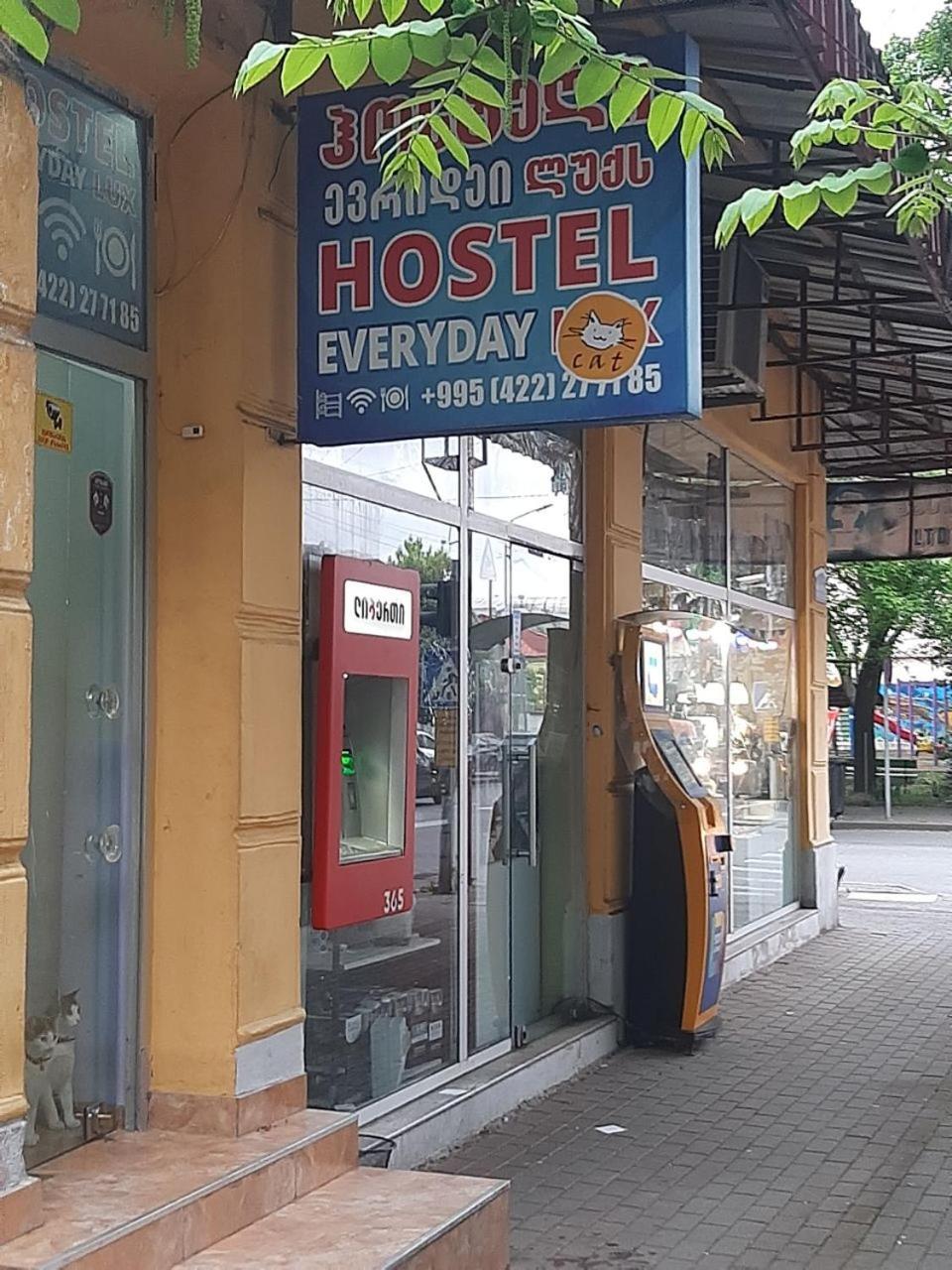 Everyday Cat Hostel Batumi Exterior foto