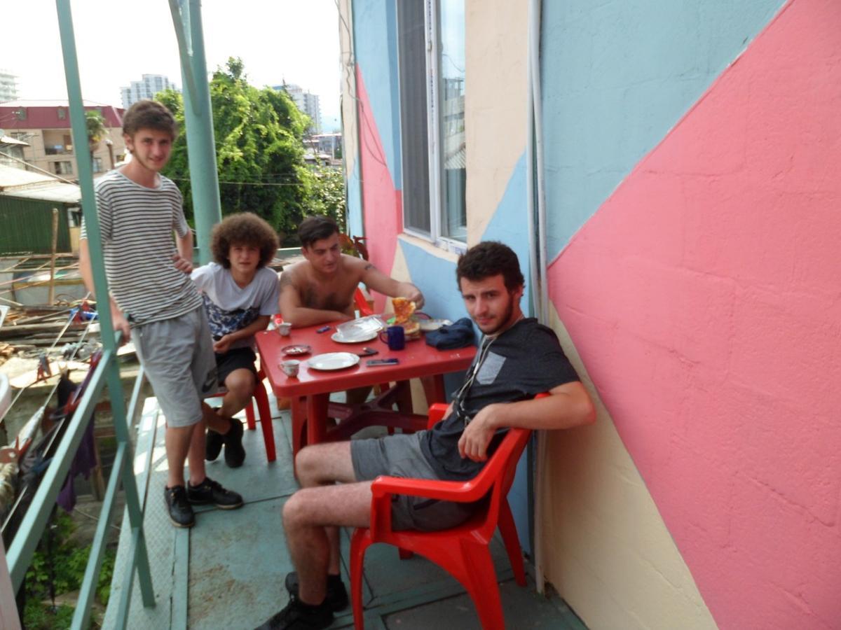 Everyday Cat Hostel Batumi Exterior foto