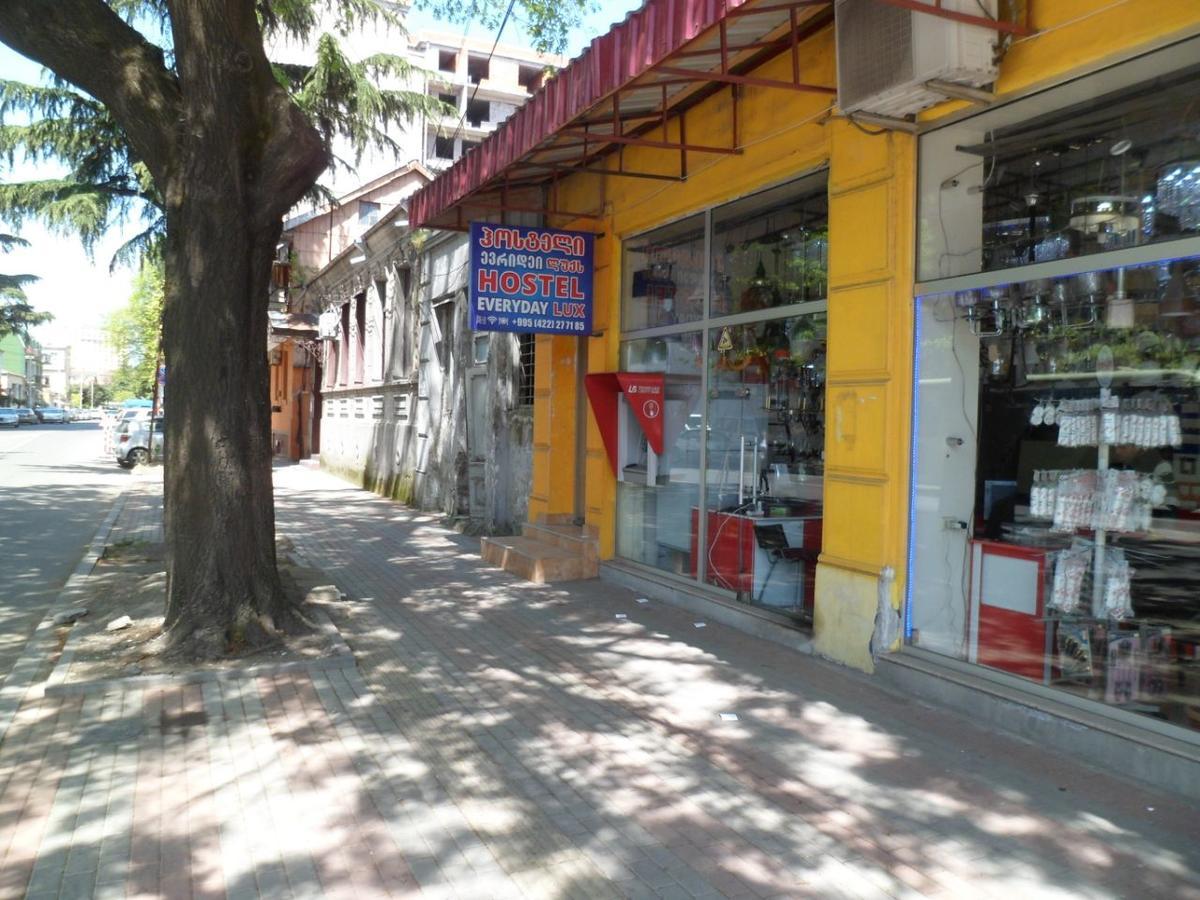Everyday Cat Hostel Batumi Exterior foto
